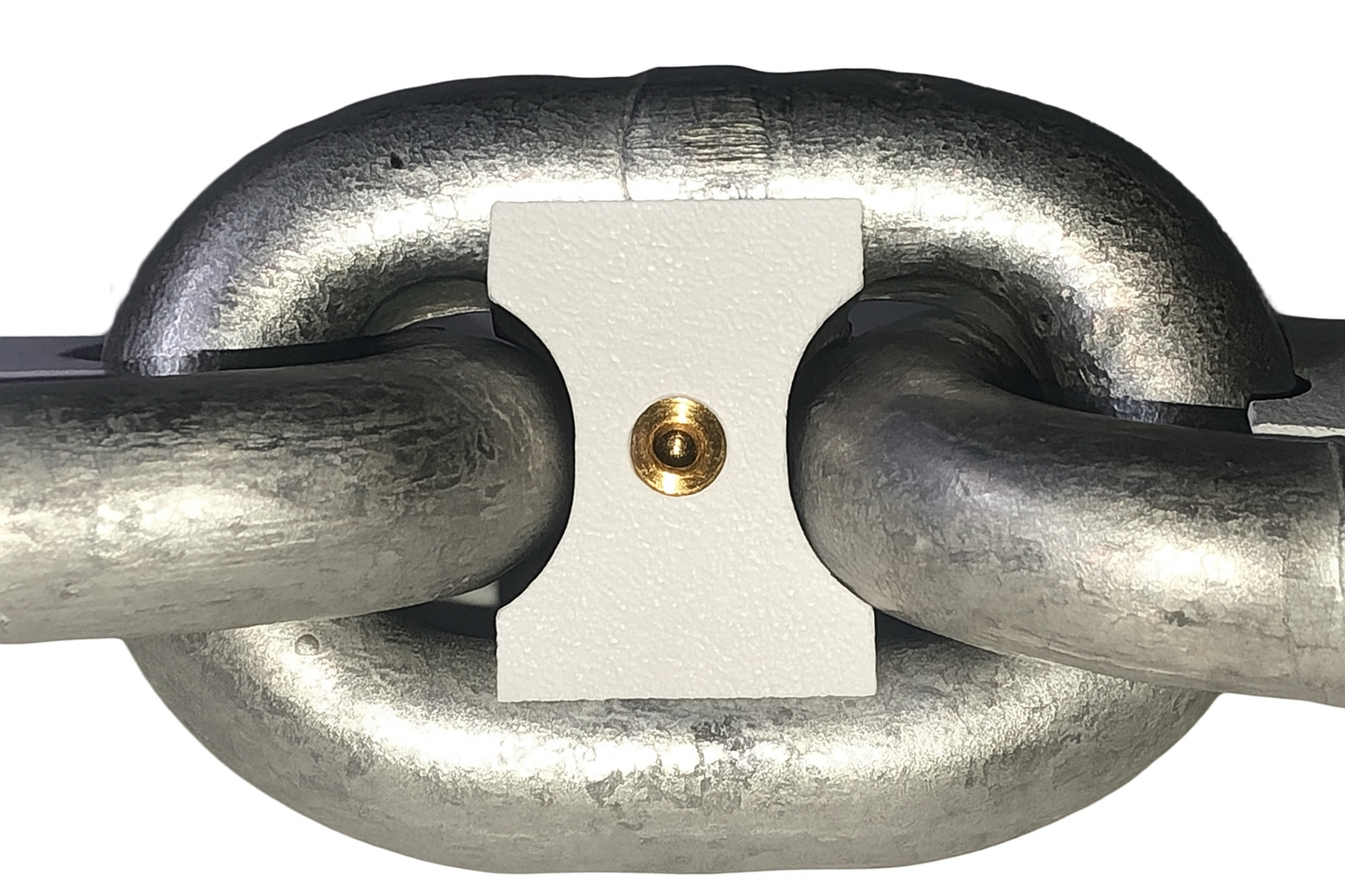 White chain marker with brass insert